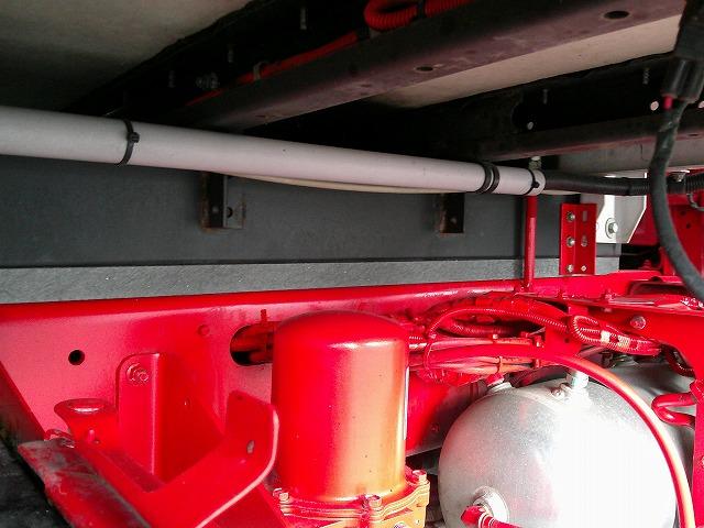 ヒノレンジャー 　アルミウイング　上物トランテックス製　積載７ｔ　荷台寸７２７×２２３×２３１　７．２ｍセミワイドボディ　増トン車　ラッシングレール１段　内フック８対　ハイルーフ　リーフサス　横ネタ鉄製　社外ナビ有（71枚目）