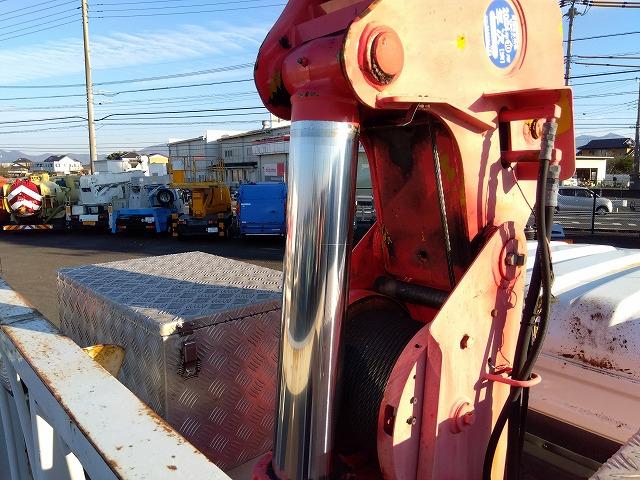 ファイター クレーン付アルミブロック平ボディ 上物古河ユニック製 4段ブーム ラジコン付(無線) 2.9t吊 フックイン 差し違い&角足 6m標準ボディ 荷台寸法605x217x79 荷台床縞板張 内フック有(18枚目)