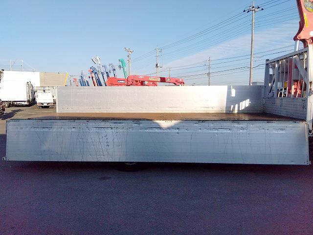 ファイター クレーン付アルミブロック平ボディ 上物古河ユニック製 4段ブーム ラジコン付(無線) 2.9t吊 フックイン 差し違い&角足 6m標準ボディ 荷台寸法605x217x79 荷台床縞板張 内フック有(26枚目)