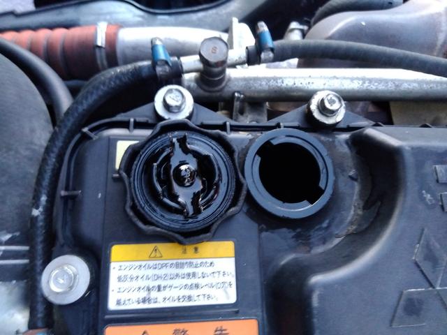 ファイター クレーン付アルミブロック平ボディ 上物古河ユニック製 4段ブーム ラジコン付(無線) 2.9t吊 フックイン 差し違い&角足 6m標準ボディ 荷台寸法605x217x79 荷台床縞板張 内フック有(39枚目)