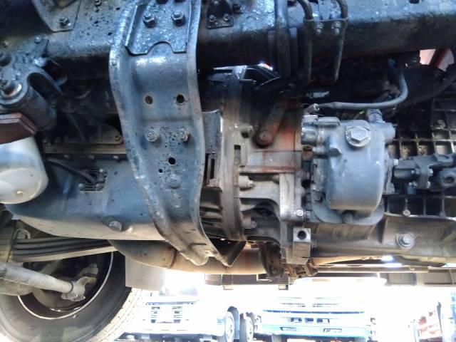 ファイター クレーン付アルミブロック平ボディ 上物古河ユニック製 4段ブーム ラジコン付(無線) 2.9t吊 フックイン 差し違い&角足 6m標準ボディ 荷台寸法605x217x79 荷台床縞板張 内フック有(50枚目)