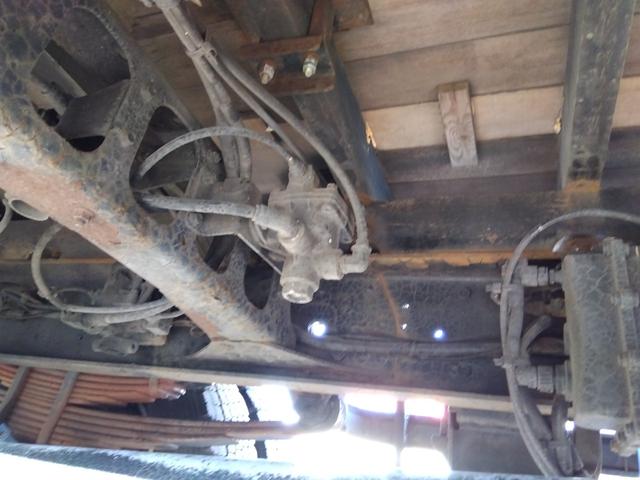 ファイター クレーン付アルミブロック平ボディ 上物古河ユニック製 4段ブーム ラジコン付(無線) 2.9t吊 フックイン 差し違い&角足 6m標準ボディ 荷台寸法605x217x79 荷台床縞板張 内フック有(55枚目)