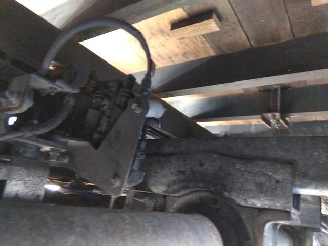 ファイター クレーン付アルミブロック平ボディ 上物古河ユニック製 4段ブーム ラジコン付(無線) 2.9t吊 フックイン 差し違い&角足 6m標準ボディ 荷台寸法605x217x79 荷台床縞板張 内フック有(56枚目)