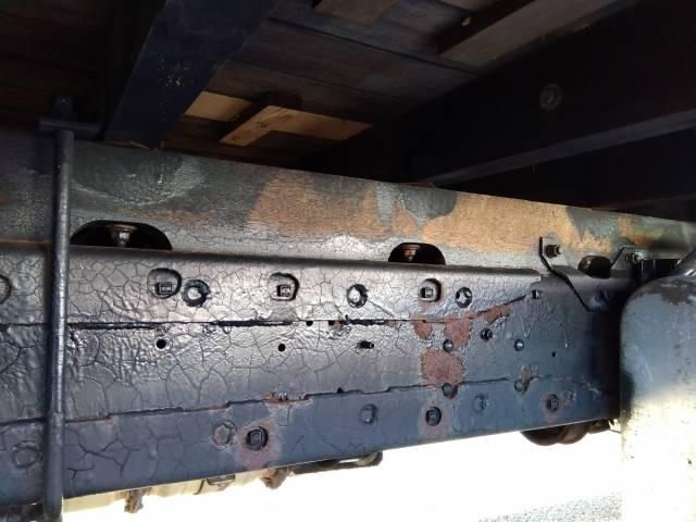 ファイター クレーン付アルミブロック平ボディ 上物古河ユニック製 4段ブーム ラジコン付(無線) 2.9t吊 フックイン 差し違い&角足 6m標準ボディ 荷台寸法605x217x79 荷台床縞板張 内フック有(63枚目)