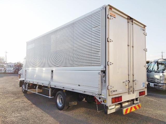 ヒノレンジャー 　アルミウイング　上物トランテックス製　６．２ｍワイドボディ　積載３．０５ｔ　荷台寸法６２６ｘ２４０ｘ２４０　荷台床木張り　あおり開閉サポート付　ラッシングレール２段　内フック付　ベッド付（7枚目）