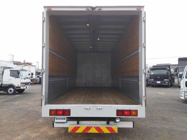 ヒノレンジャー 　アルミウイング　上物トランテックス製　６．２ｍワイドボディ　積載３．０５ｔ　荷台寸法６２６ｘ２４０ｘ２４０　荷台床木張り　あおり開閉サポート付　ラッシングレール２段　内フック付　ベッド付（39枚目）