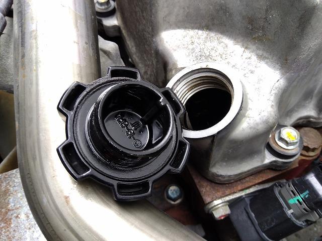 ヒノレンジャー 　アルミウイング　上物トランテックス製　６．２ｍワイドボディ　積載３．０５ｔ　荷台寸法６２６ｘ２４０ｘ２４０　荷台床木張り　あおり開閉サポート付　ラッシングレール２段　内フック付　ベッド付（50枚目）