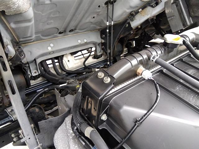 ヒノレンジャー 　アルミウイング　上物トランテックス製　６．２ｍワイドボディ　積載３．０５ｔ　荷台寸法６２６ｘ２４０ｘ２４０　荷台床木張り　あおり開閉サポート付　ラッシングレール２段　内フック付　ベッド付（51枚目）