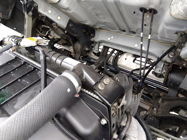 ヒノレンジャー 　アルミウイング　上物トランテックス製　６．２ｍワイドボディ　積載３．０５ｔ　荷台寸法６２６ｘ２４０ｘ２４０　荷台床木張り　あおり開閉サポート付　ラッシングレール２段　内フック付　ベッド付（52枚目）