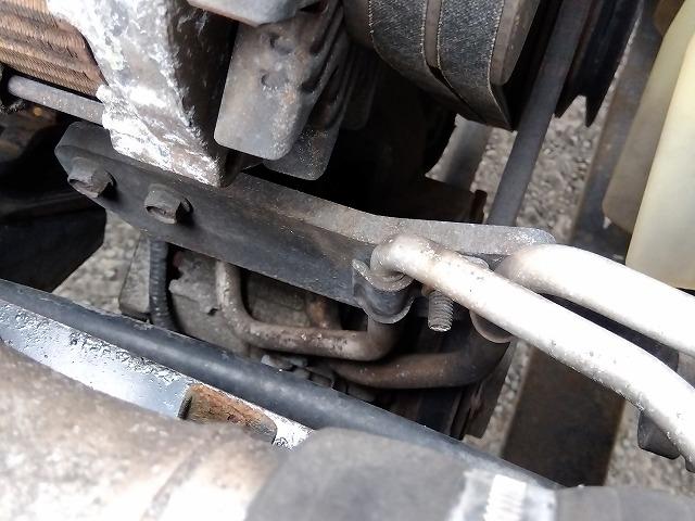 ヒノレンジャー 　アルミウイング　上物トランテックス製　６．２ｍワイドボディ　積載３．０５ｔ　荷台寸法６２６ｘ２４０ｘ２４０　荷台床木張り　あおり開閉サポート付　ラッシングレール２段　内フック付　ベッド付（53枚目）