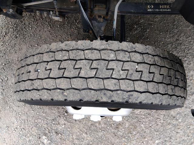 ヒノレンジャー 　アルミウイング　上物トランテックス製　６．２ｍワイドボディ　積載３．０５ｔ　荷台寸法６２６ｘ２４０ｘ２４０　荷台床木張り　あおり開閉サポート付　ラッシングレール２段　内フック付　ベッド付（57枚目）