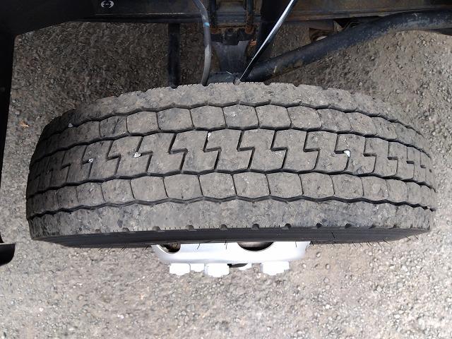 ヒノレンジャー 　アルミウイング　上物トランテックス製　６．２ｍワイドボディ　積載３．０５ｔ　荷台寸法６２６ｘ２４０ｘ２４０　荷台床木張り　あおり開閉サポート付　ラッシングレール２段　内フック付　ベッド付（58枚目）