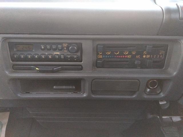 アトラストラック クレーン付平ボディ 上物古河ユニック製 6段ブーム ラジコン付(無線) 2.6t吊 リアジャッキ付 フックイン ワイド超ロングボディ 積載3.25t 荷台寸法434x208x39 荷台床鉄板張り(13枚目)