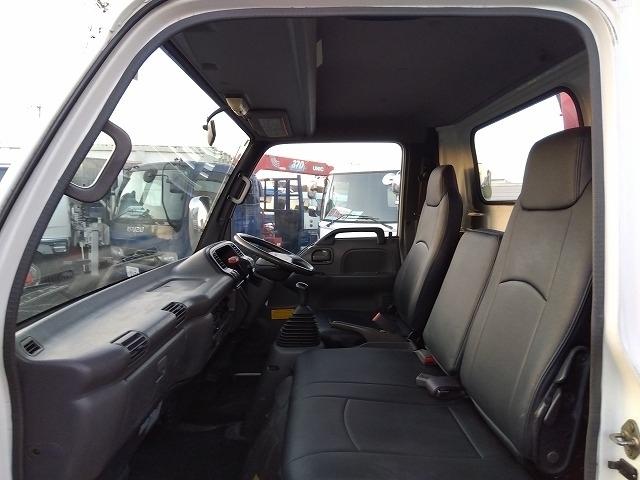 アトラストラック クレーン付平ボディ 上物古河ユニック製 6段ブーム ラジコン付(無線) 2.6t吊 リアジャッキ付 フックイン ワイド超ロングボディ 積載3.25t 荷台寸法434x208x39 荷台床鉄板張り(14枚目)