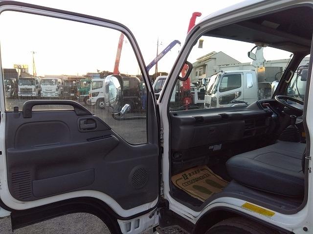 アトラストラック クレーン付平ボディ 上物古河ユニック製 6段ブーム ラジコン付(無線) 2.6t吊 リアジャッキ付 フックイン ワイド超ロングボディ 積載3.25t 荷台寸法434x208x39 荷台床鉄板張り(15枚目)