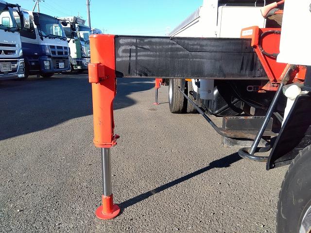 アトラストラック クレーン付平ボディ 上物古河ユニック製 6段ブーム ラジコン付(無線) 2.6t吊 リアジャッキ付 フックイン ワイド超ロングボディ 積載3.25t 荷台寸法434x208x39 荷台床鉄板張り(21枚目)