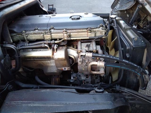 アトラストラック クレーン付平ボディ 上物古河ユニック製 6段ブーム ラジコン付(無線) 2.6t吊 リアジャッキ付 フックイン ワイド超ロングボディ 積載3.25t 荷台寸法434x208x39 荷台床鉄板張り(49枚目)