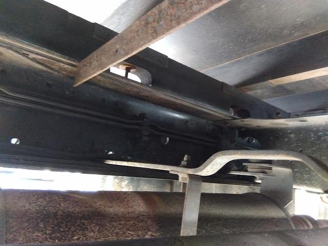 アトラストラック クレーン付平ボディ 上物古河ユニック製 6段ブーム ラジコン付(無線) 2.6t吊 リアジャッキ付 フックイン ワイド超ロングボディ 積載3.25t 荷台寸法434x208x39 荷台床鉄板張り(57枚目)