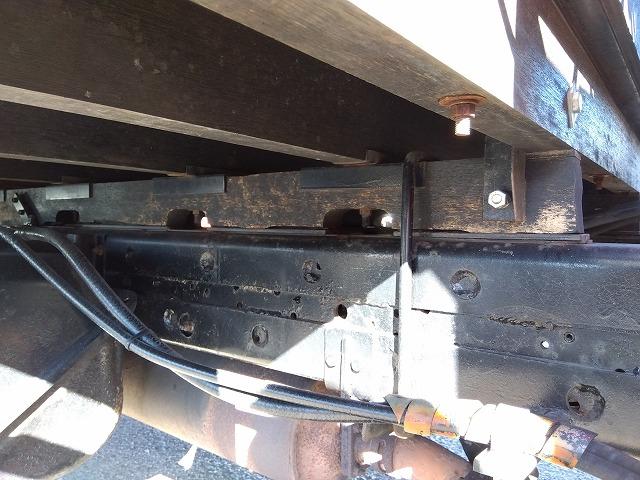 アトラストラック クレーン付平ボディ 上物古河ユニック製 6段ブーム ラジコン付(無線) 2.6t吊 リアジャッキ付 フックイン ワイド超ロングボディ 積載3.25t 荷台寸法434x208x39 荷台床鉄板張り(65枚目)