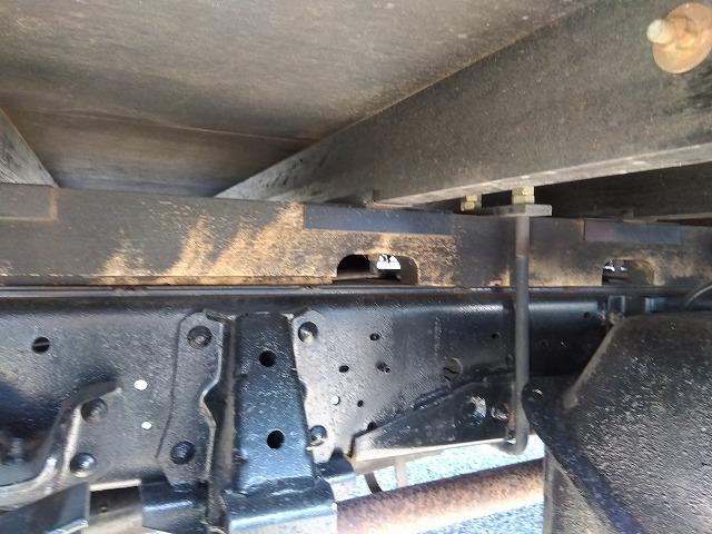 アトラストラック クレーン付平ボディ 上物古河ユニック製 6段ブーム ラジコン付(無線) 2.6t吊 リアジャッキ付 フックイン ワイド超ロングボディ 積載3.25t 荷台寸法434x208x39 荷台床鉄板張り(66枚目)