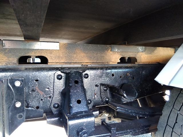 アトラストラック クレーン付平ボディ 上物古河ユニック製 6段ブーム ラジコン付(無線) 2.6t吊 リアジャッキ付 フックイン ワイド超ロングボディ 積載3.25t 荷台寸法434x208x39 荷台床鉄板張り(69枚目)