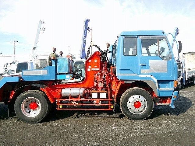 ザ・グレート 　トレーラーセット【ヘッド詳細】　第５輪荷重８ｔ　花見台製ハイリフトカプラ　後輪エアサス　総輪アルミホイール　７速ミッション　走行４１万ｋｍ台　タイヤサイズ２７５／８０Ｒ２２．５　Ｖ８エンジン（4枚目）