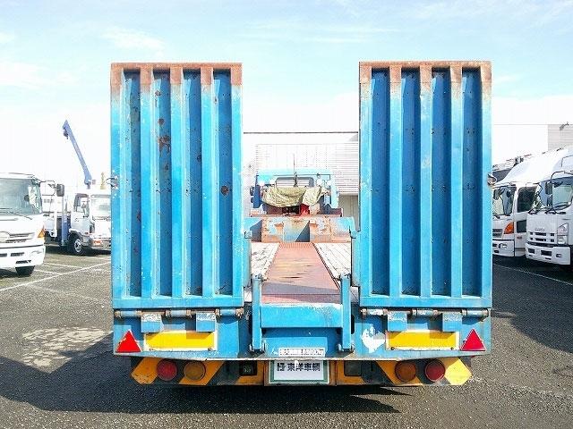 ザ・グレート 　トレーラーセット【ヘッド詳細】　第５輪荷重８ｔ　花見台製ハイリフトカプラ　後輪エアサス　総輪アルミホイール　７速ミッション　走行４１万ｋｍ台　タイヤサイズ２７５／８０Ｒ２２．５　Ｖ８エンジン（9枚目）