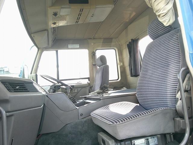 ザ・グレート 　トレーラーセット【ヘッド詳細】　第５輪荷重８ｔ　花見台製ハイリフトカプラ　後輪エアサス　総輪アルミホイール　７速ミッション　走行４１万ｋｍ台　タイヤサイズ２７５／８０Ｒ２２．５　Ｖ８エンジン（10枚目）