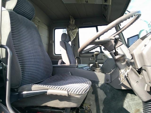 ザ・グレート 　トレーラーセット【ヘッド詳細】　第５輪荷重８ｔ　花見台製ハイリフトカプラ　後輪エアサス　総輪アルミホイール　７速ミッション　走行４１万ｋｍ台　タイヤサイズ２７５／８０Ｒ２２．５　Ｖ８エンジン（11枚目）