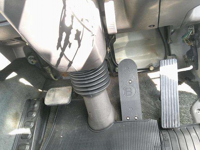 ザ・グレート 　トレーラーセット【ヘッド詳細】　第５輪荷重８ｔ　花見台製ハイリフトカプラ　後輪エアサス　総輪アルミホイール　７速ミッション　走行４１万ｋｍ台　タイヤサイズ２７５／８０Ｒ２２．５　Ｖ８エンジン（12枚目）