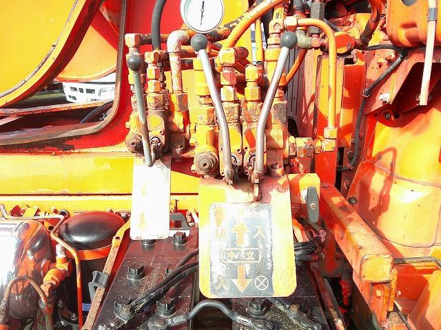 ザ・グレート 　トレーラーセット【ヘッド詳細】　第５輪荷重８ｔ　花見台製ハイリフトカプラ　後輪エアサス　総輪アルミホイール　７速ミッション　走行４１万ｋｍ台　タイヤサイズ２７５／８０Ｒ２２．５　Ｖ８エンジン（22枚目）