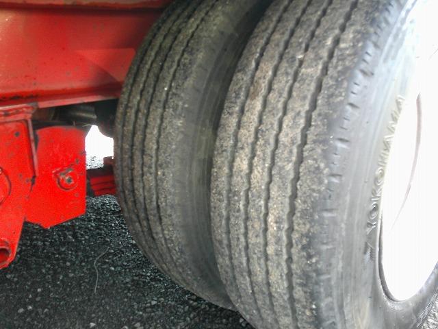 ザ・グレート 　トレーラーセット【ヘッド詳細】　第５輪荷重８ｔ　花見台製ハイリフトカプラ　後輪エアサス　総輪アルミホイール　７速ミッション　走行４１万ｋｍ台　タイヤサイズ２７５／８０Ｒ２２．５　Ｖ８エンジン（44枚目）