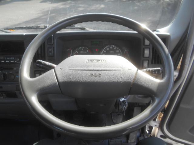 フォワード 　コンクリートミキサー車　上物カヤバ工業製　積載１１ｔ　ドラム容量８．９立米　ドラム混合４．５立米　２デフ　ホッパーカバー（要交換修理）　水タンク＆モーター付　２６０馬力　ベッド付　バックモニター付（18枚目）