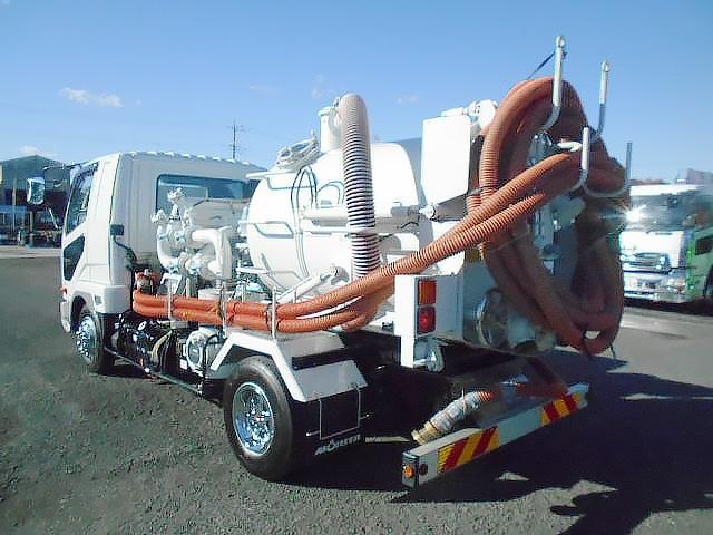 ファイター 　汚泥吸引車　上物モリタエコノス製　型式ＲＢＸ５０ＰＶＤＢＫ　風量５０立米／分　積載容量２２００Ｌ＋水タンク１００Ｌ　タンク・配管ステン　オールステン　走行１２０４５ｋｍ　ベッド付（7枚目）