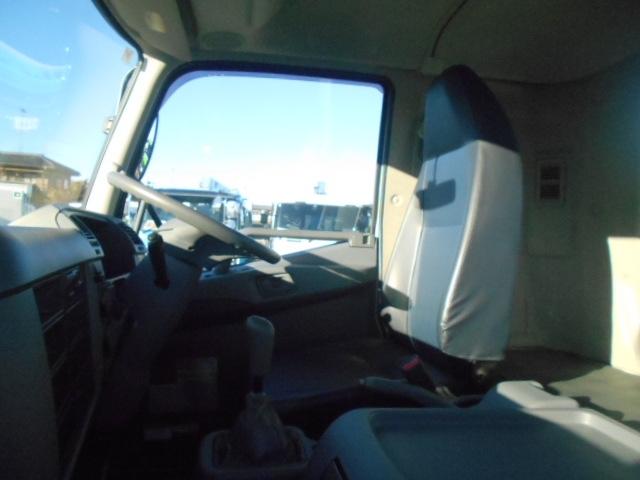 ファイター 　汚泥吸引車　上物モリタエコノス製　型式ＲＢＸ５０ＰＶＤＢＫ　風量５０立米／分　積載容量２２００Ｌ＋水タンク１００Ｌ　タンク・配管ステン　オールステン　走行１２０４５ｋｍ　ベッド付（13枚目）