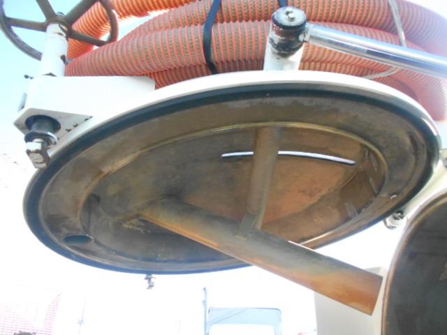 ファイター 　汚泥吸引車　上物モリタエコノス製　型式ＲＢＸ５０ＰＶＤＢＫ　風量５０立米／分　積載容量２２００Ｌ＋水タンク１００Ｌ　タンク・配管ステン　オールステン　走行１２０４５ｋｍ　ベッド付（26枚目）