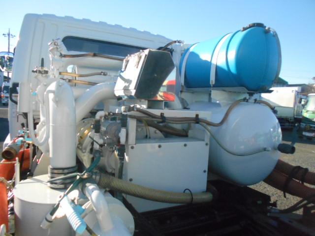 ファイター 　汚泥吸引車　上物モリタエコノス製　型式ＲＢＸ５０ＰＶＤＢＫ　風量５０立米／分　積載容量２２００Ｌ＋水タンク１００Ｌ　タンク・配管ステン　オールステン　走行１２０４５ｋｍ　ベッド付（37枚目）