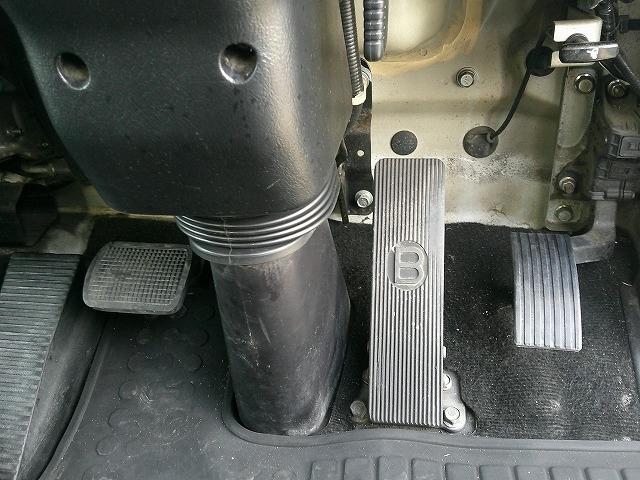 ファイター 　アルミウイング　上物パブコ製　荷台寸６２３ｘ２２３ｘ２３１　積載２．６５ｔ　６．２ｍセミワイドボディ　荷台床木張り　ラッシングレール２段　内フック５対　格納ＰＧ付パブコ製（13枚目）