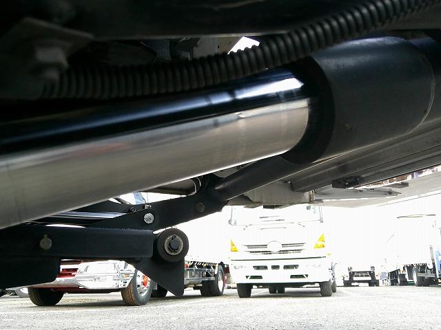 ファイター 　アルミウイング　上物パブコ製　荷台寸６２３ｘ２２３ｘ２３１　積載２．６５ｔ　６．２ｍセミワイドボディ　荷台床木張り　ラッシングレール２段　内フック５対　格納ＰＧ付パブコ製（22枚目）