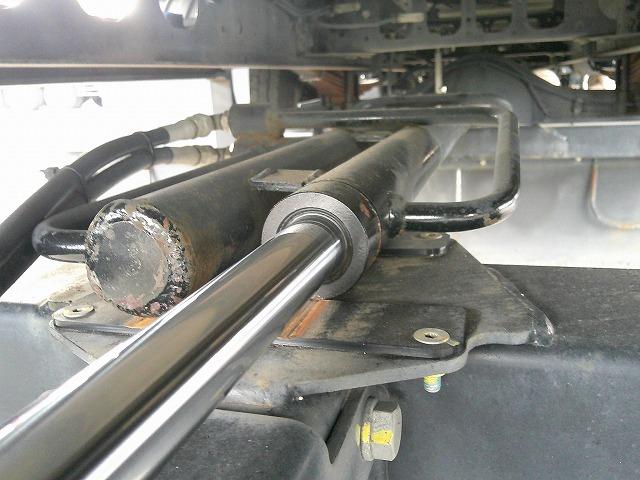 ファイター 　アルミウイング　上物パブコ製　荷台寸６２３ｘ２２３ｘ２３１　積載２．６５ｔ　６．２ｍセミワイドボディ　荷台床木張り　ラッシングレール２段　内フック５対　格納ＰＧ付パブコ製（24枚目）