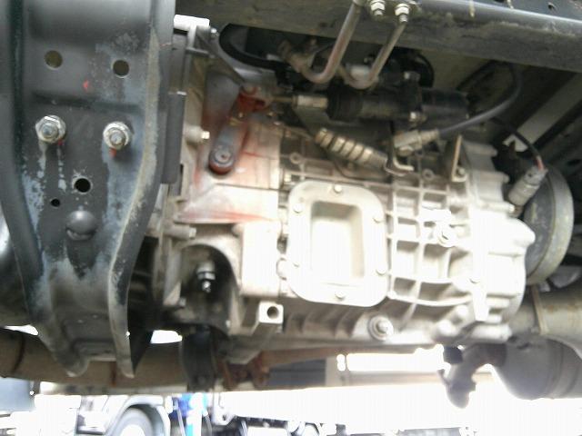 ファイター 　アルミウイング　上物パブコ製　荷台寸６２３ｘ２２３ｘ２３１　積載２．６５ｔ　６．２ｍセミワイドボディ　荷台床木張り　ラッシングレール２段　内フック５対　格納ＰＧ付パブコ製（45枚目）