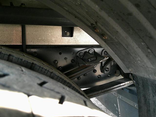 ファイター 　アルミウイング　上物パブコ製　荷台寸６２３ｘ２２３ｘ２３１　積載２．６５ｔ　６．２ｍセミワイドボディ　荷台床木張り　ラッシングレール２段　内フック５対　格納ＰＧ付パブコ製（65枚目）