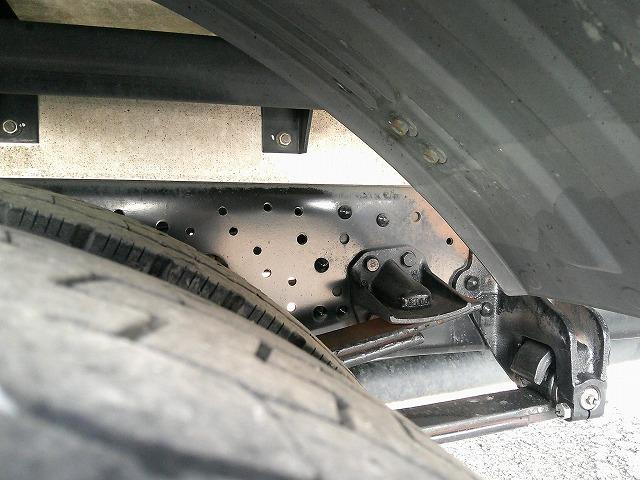 ファイター 　アルミウイング　上物パブコ製　荷台寸６２３ｘ２２３ｘ２３１　積載２．６５ｔ　６．２ｍセミワイドボディ　荷台床木張り　ラッシングレール２段　内フック５対　格納ＰＧ付パブコ製（67枚目）