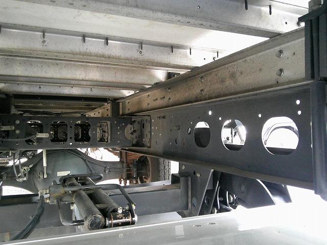 ファイター 　アルミウイング　上物パブコ製　荷台寸６２３ｘ２２３ｘ２３１　積載２．６５ｔ　６．２ｍセミワイドボディ　荷台床木張り　ラッシングレール２段　内フック５対　格納ＰＧ付パブコ製（69枚目）