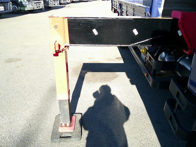 ファイター 　クレーン付平ボディ　上物古河ユニック製　４段ブーム　２．９ｔ吊　フックイン　角足、差違いアウトリガー　リアジャッキ付　積載７．１ｔ　荷台寸５０９ｘ２３８ｘ１７　ワイドボディ　荷台床木張り　内フック９対（18枚目）