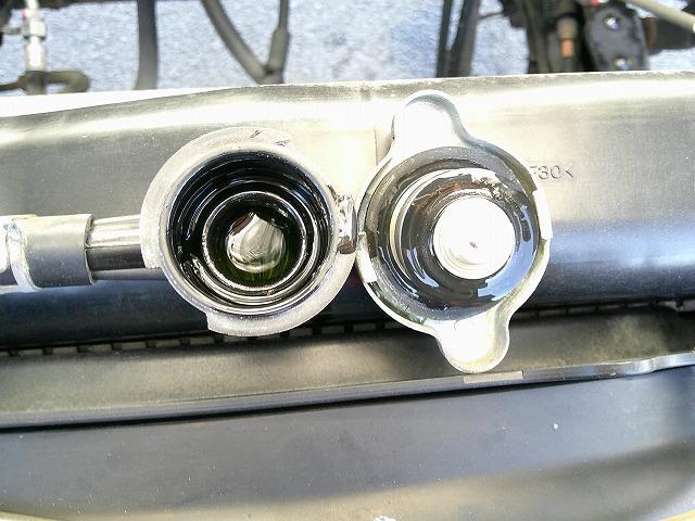 ファイター 　クレーン付平ボディ　上物古河ユニック製　４段ブーム　２．９ｔ吊　フックイン　角足、差違いアウトリガー　リアジャッキ付　積載７．１ｔ　荷台寸５０９ｘ２３８ｘ１７　ワイドボディ　荷台床木張り　内フック９対（48枚目）