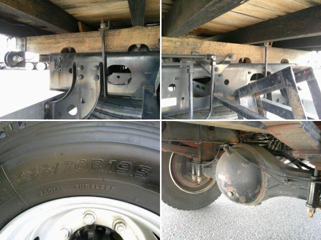 ファイター 　クレーン付平ボディ　上物古河ユニック製　４段ブーム　２．９ｔ吊　フックイン　角足、差違いアウトリガー　リアジャッキ付　積載７．１ｔ　荷台寸５０９ｘ２３８ｘ１７　ワイドボディ　荷台床木張り　内フック９対（68枚目）