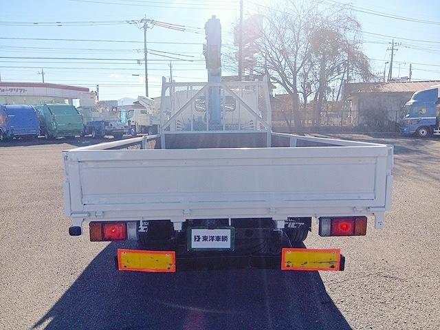 エルフトラック 　クレーン付平ボディ　上物タダノ製　４段ブーム　ラジコン付（無線）　フックイン　２．６ｔ吊り　積載３ｔ　ワイドロングボディ　アオリ５方開　荷台寸４１１ｘ２０８ｘ３７（7枚目）