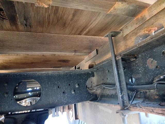 エルフトラック 　クレーン付平ボディ　上物タダノ製　４段ブーム　ラジコン付（無線）　フックイン　２．６ｔ吊り　積載３ｔ　ワイドロングボディ　アオリ５方開　荷台寸４１１ｘ２０８ｘ３７（73枚目）