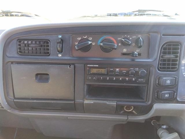 キャンター 　クレーン付平ボディ　上物古河ユニック製　４段ブーム　ラジコン付（無線）　２．３ｔ吊　リアジャッキ付　フックイン　ショートボディ　積載２ｔ　荷台寸法２４５×１６０×３８　荷台床鉄板張り（15枚目）